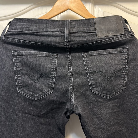 Guess Skinny Jeans 30*32 - Picture 9 of 9
